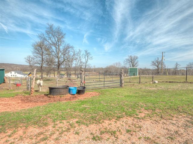 1650 Hayfield Road, Norman, OK 73026