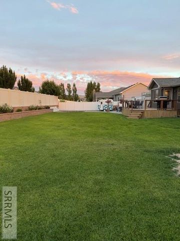 5503 Lakefield Cir, Ammon, ID 83406