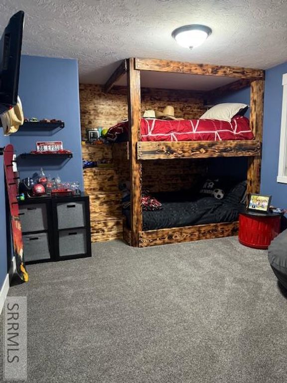 Image 15 of property listing at 5503 Lakefield Cir, Ammon, ID 83406