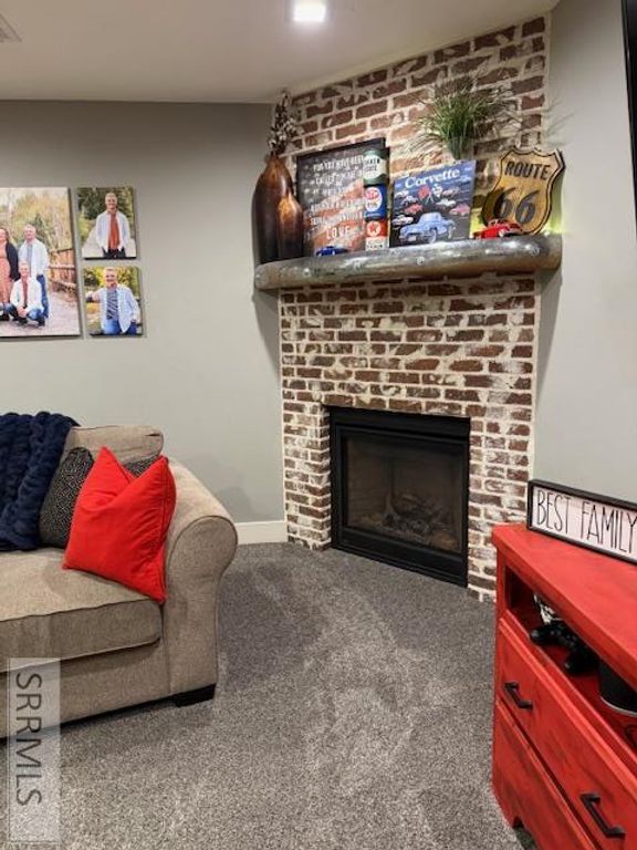 Image 19 of property listing at 5503 Lakefield Cir, Ammon, ID 83406