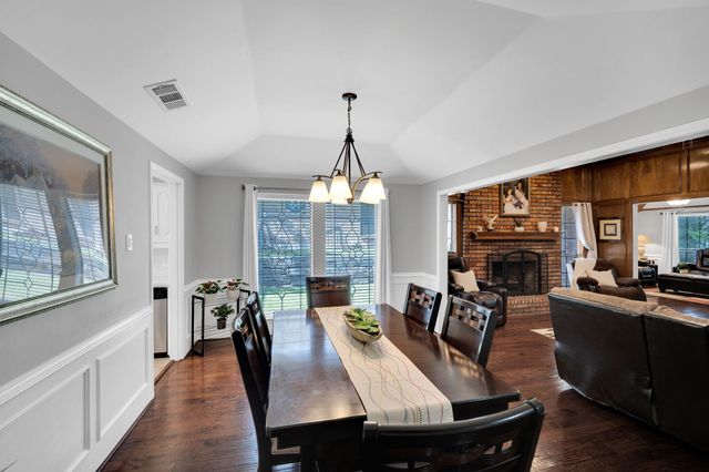 1105 Crestwood Court, Desoto, TX 75115