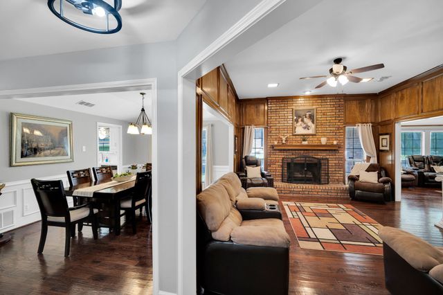 1105 Crestwood Court, Desoto, TX 75115