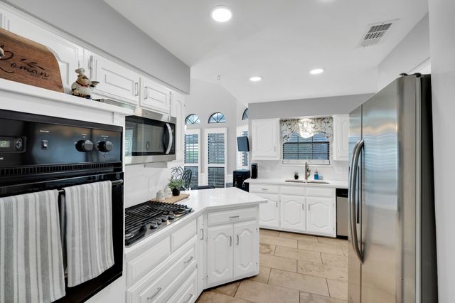 1105 Crestwood Court, Desoto, TX 75115