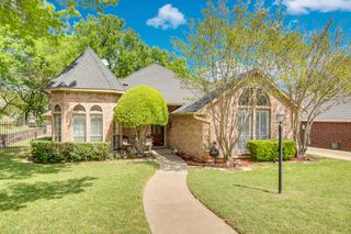1105 Crestwood Court, Desoto, TX 75115