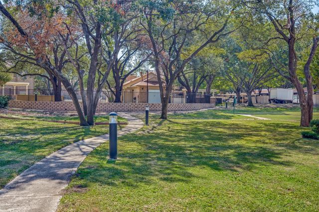 16301 Ledgemont Lane 262, Addison, TX 75001