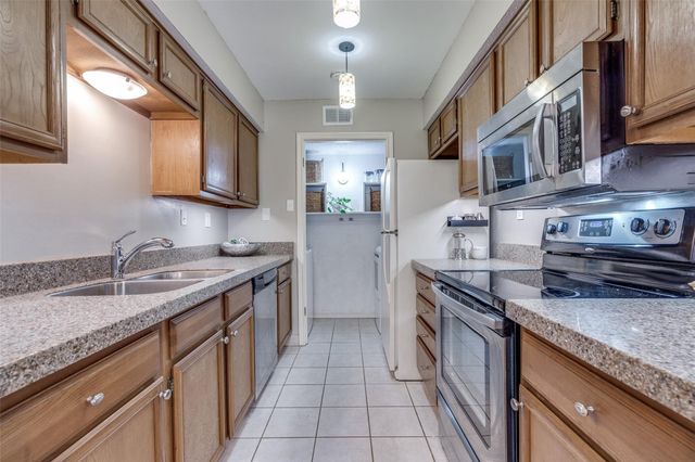 16301 Ledgemont Lane 262, Addison, TX 75001