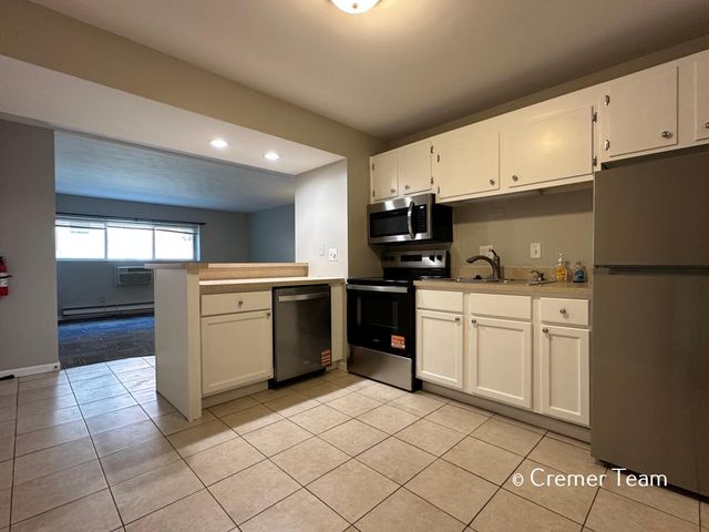 756 W Kilgore Road 102, Kalamazoo, MI 49008