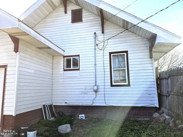 1211 Minnie Street, Port Huron, MI 48060