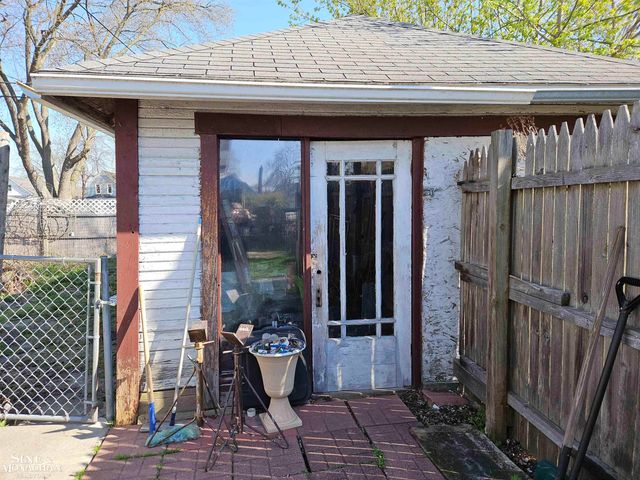 1211 Minnie Street, Port Huron, MI 48060