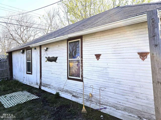 1211 Minnie Street, Port Huron, MI 48060