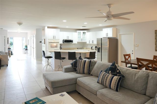 821 SW 13th Ct, Pompano Beach, FL 33060