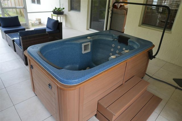 821 SW 13th Ct, Pompano Beach, FL 33060