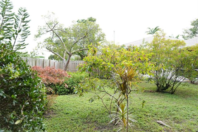 821 SW 13th Ct, Pompano Beach, FL 33060