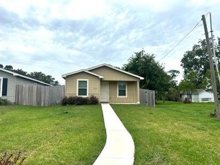 2855 Golf Crest Drive, Wharton, TX 77488