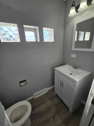 9621 S Kostner Avenue, Oak Lawn, IL 60453