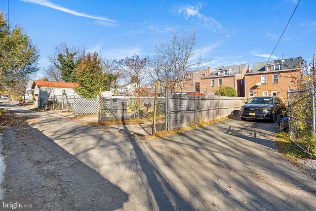 321 CLEVELAND AVE, Trenton, NJ 08629