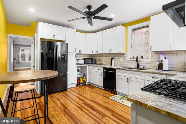 321 CLEVELAND AVE, Trenton, NJ 08629