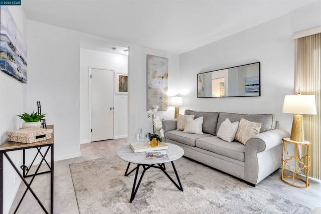 952 Mission Rd, South San Francisco, CA 94080