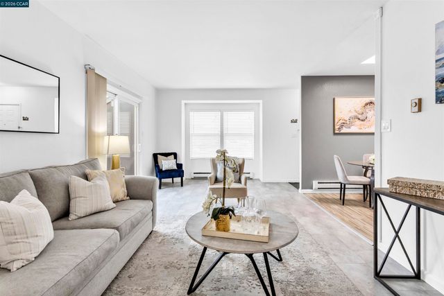 952 Mission Rd, South San Francisco, CA 94080