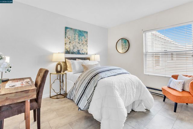 952 Mission Rd, South San Francisco, CA 94080