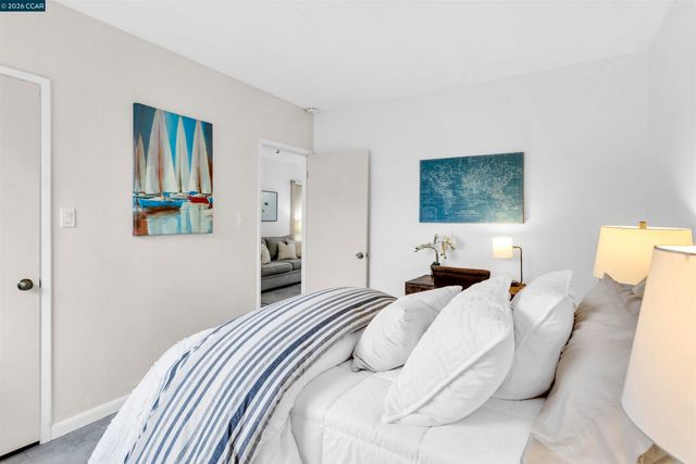 952 Mission Rd, South San Francisco, CA 94080