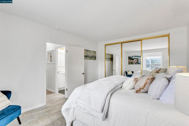 952 Mission Rd, South San Francisco, CA 94080