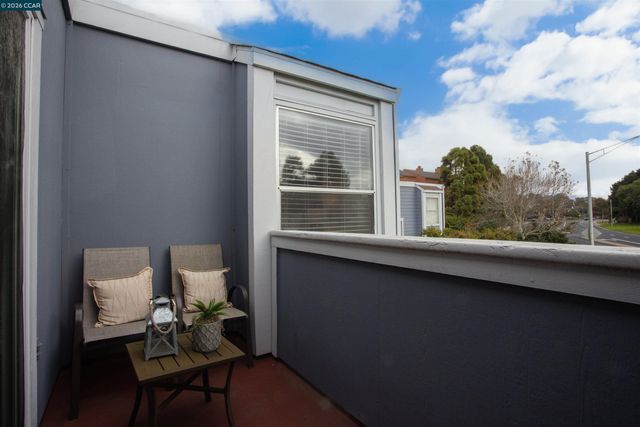 952 Mission Rd, South San Francisco, CA 94080