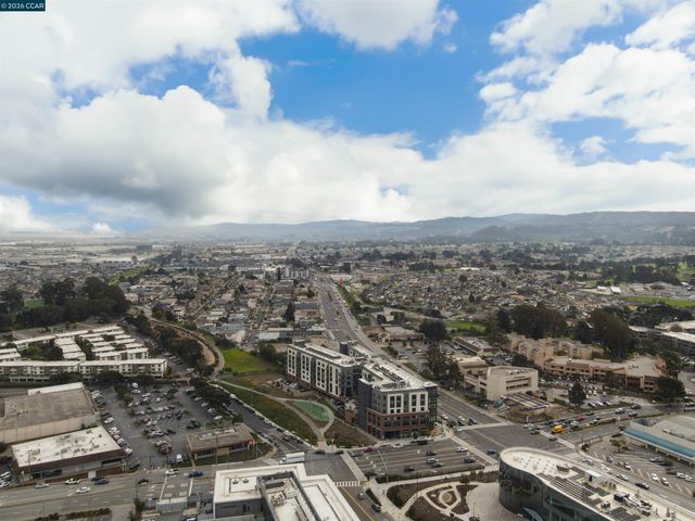 952 Mission Rd, South San Francisco, CA 94080