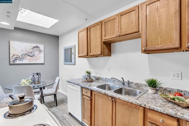 952 Mission Rd, South San Francisco, CA 94080