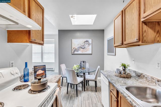 952 Mission Rd, South San Francisco, CA 94080