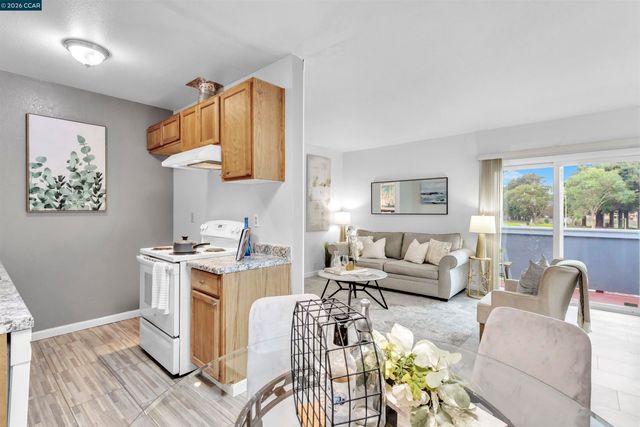 952 Mission Rd, South San Francisco, CA 94080