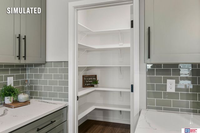 10721 Majestic Lane, Lincoln, NE 68527
