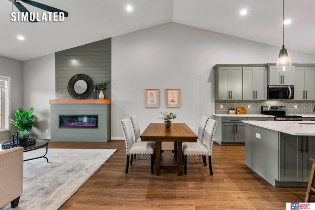 10721 Majestic Lane, Lincoln, NE 68527