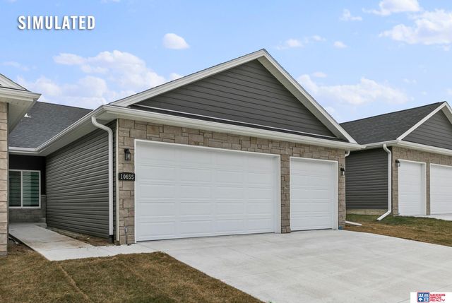 10721 Majestic Lane, Lincoln, NE 68527