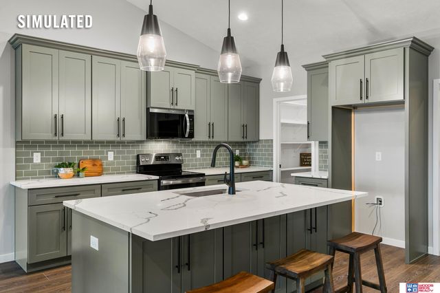 10721 Majestic Lane, Lincoln, NE 68527
