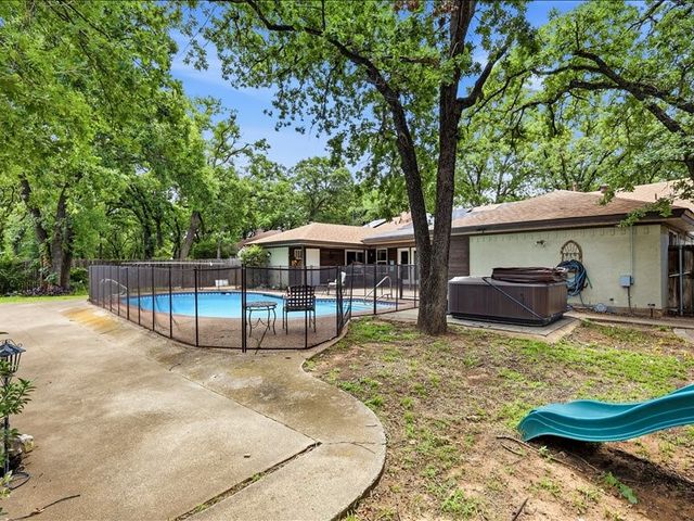 200 Timberlane Terrace, Euless, TX 76039