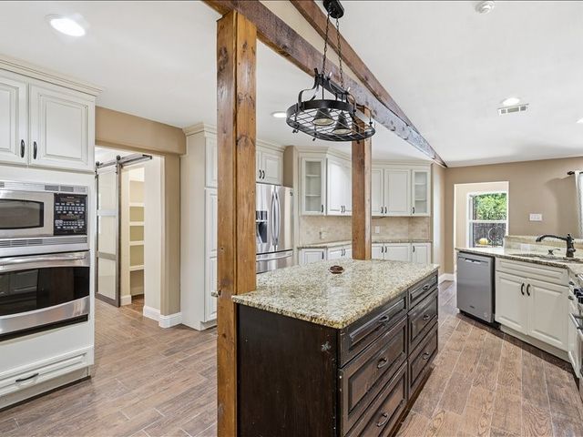 200 Timberlane Terrace, Euless, TX 76039