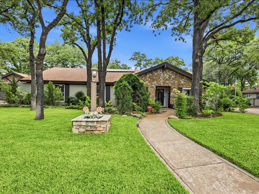200 Timberlane Terrace, Euless, TX 76039