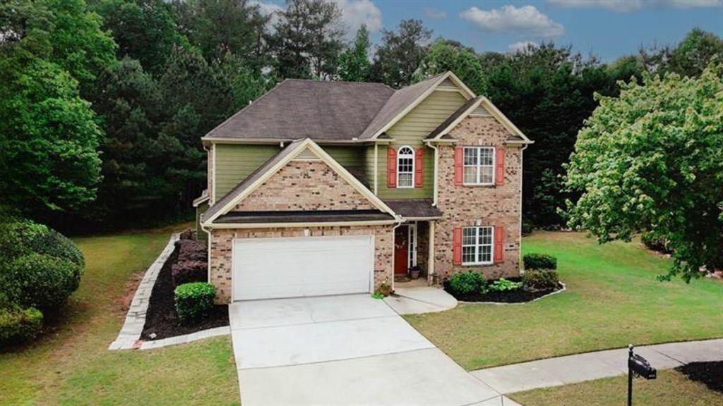 1990 Cooper Lakes Drive, Grayson, GA 30017