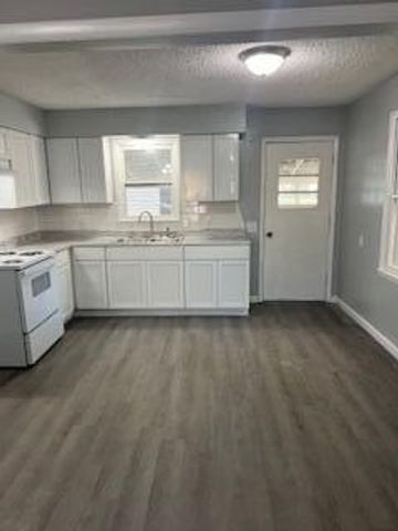 508 S Vine Street, Marshfield, MO 65706