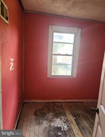 4318 POLK ST NE, Washington, DC 20019