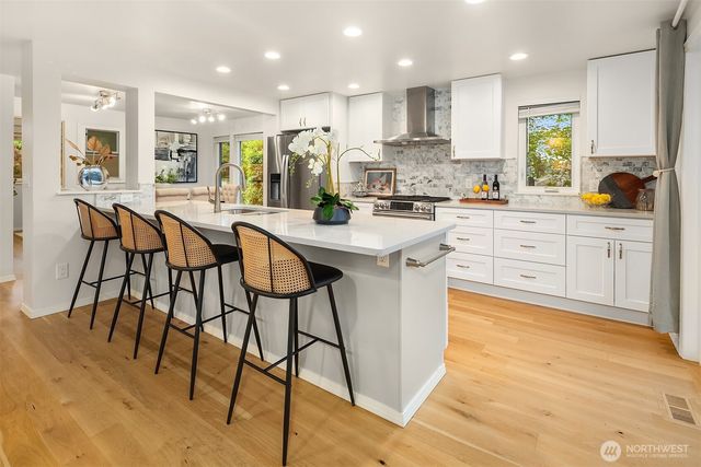 143 8th Avenue, Kirkland, WA 98033