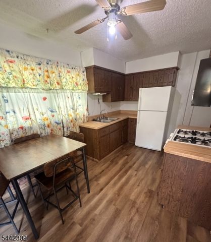 40 Moffett St, Woodbridge Twp., NJ 08863