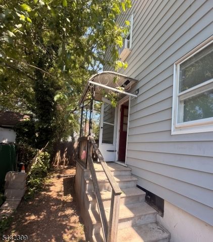 40 Moffett St, Woodbridge Twp., NJ 08863