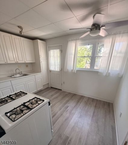 40 Moffett St, Woodbridge Twp., NJ 08863