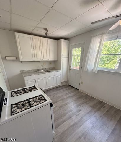 40 Moffett St, Woodbridge Twp., NJ 08863
