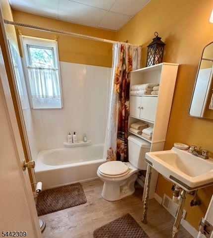 40 Moffett St, Woodbridge Twp., NJ 08863