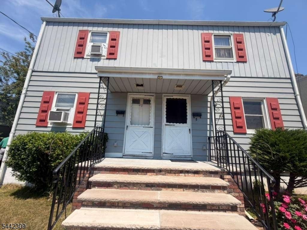 40 Moffett St, Woodbridge Twp., NJ 08863