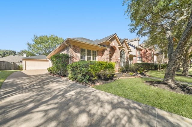 1119 Summer Brook Court, Sugar Land, TX 77479