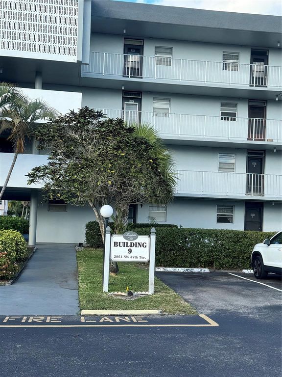 2861 NW 47th Ter 104B, Fort Lauderdale, FL 33313
